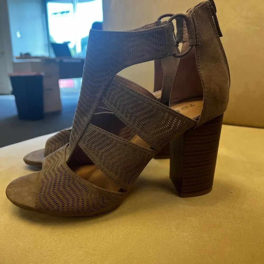 Torrid Brown Strappy Block Heel Sandals sz 7.5W EUC - Picture 5 of 6
